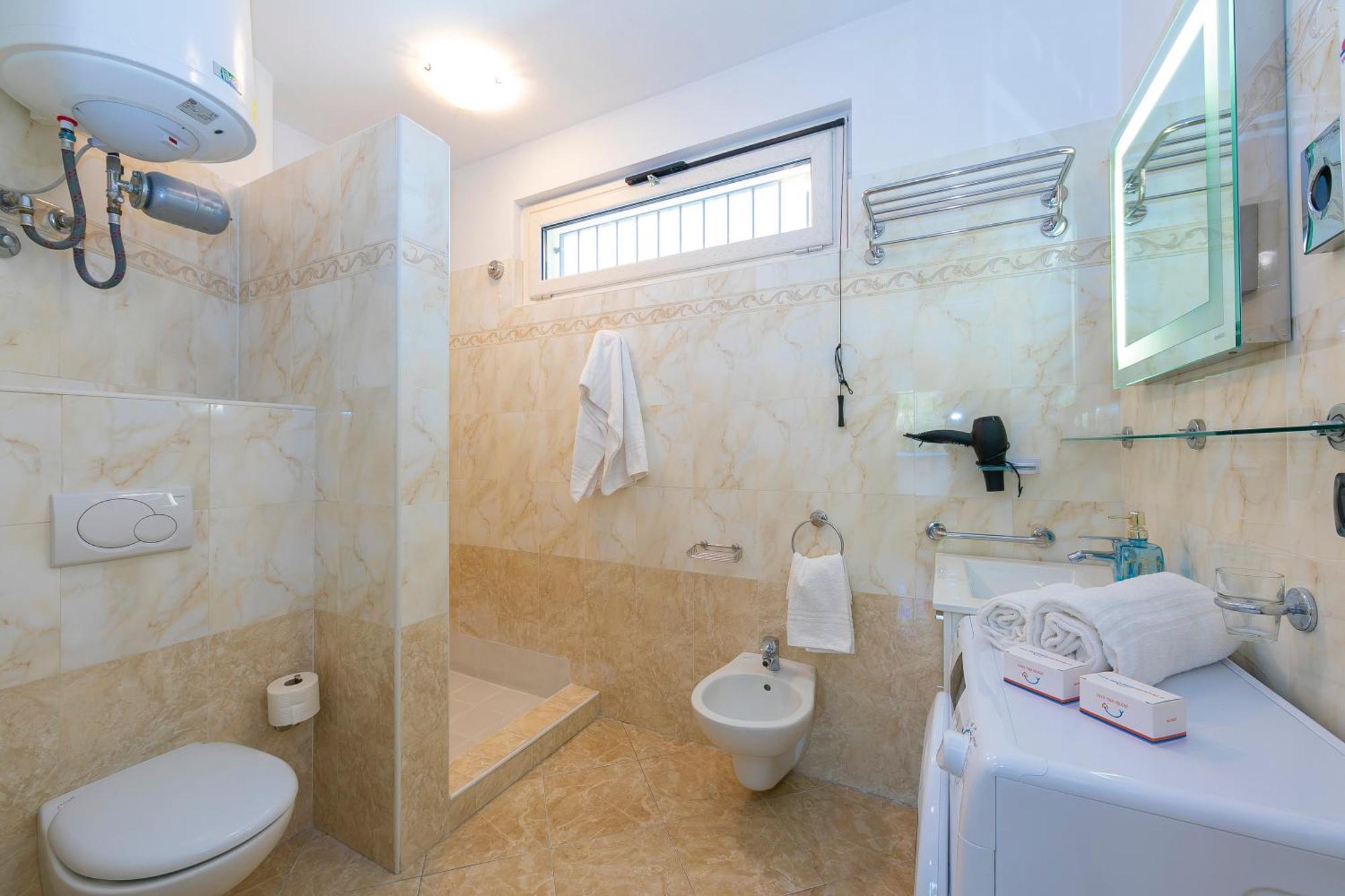 Rivoltella Apt With Pool 600M From Lake - Happy Rentals เดเซนซาโนเดลการ์ดา ภายนอก รูปภาพ